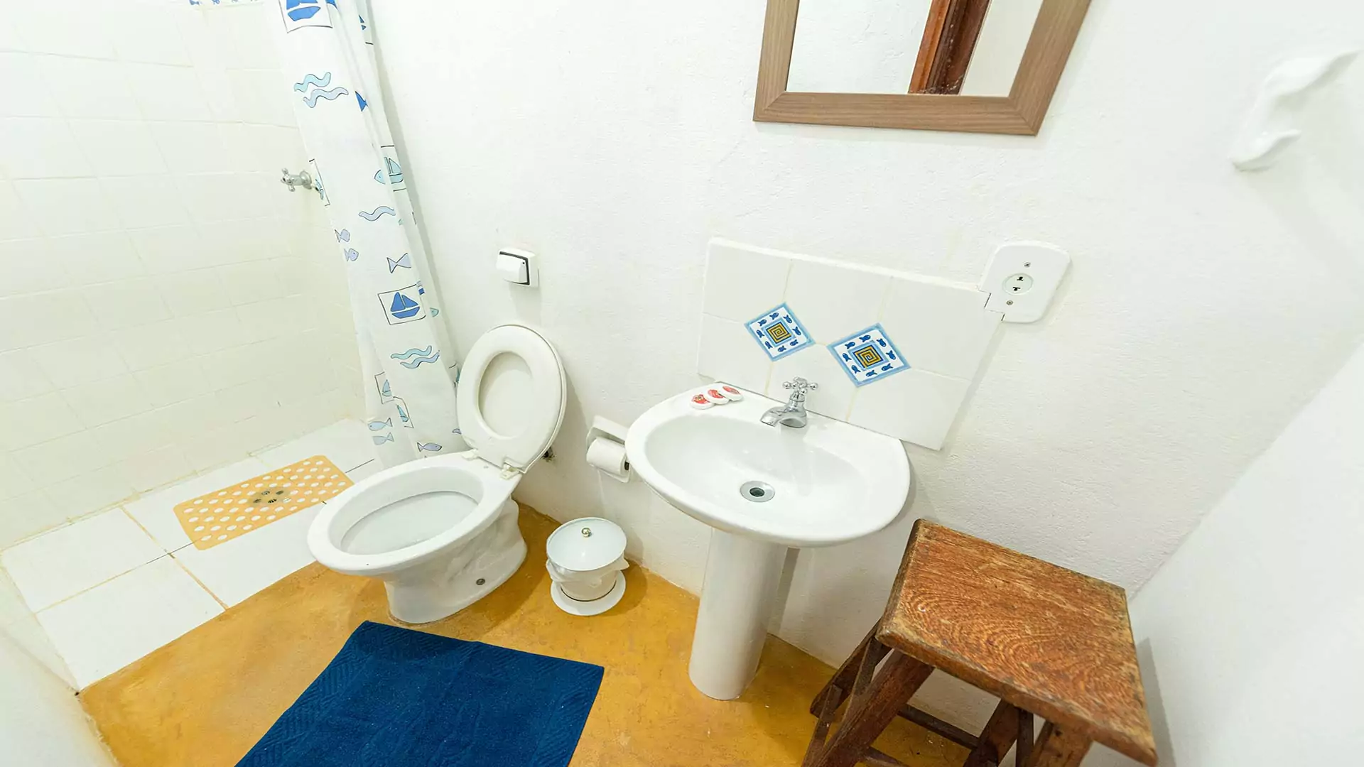 quarto 5 pousada gibinha 6